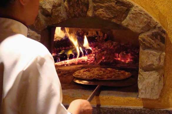 Cuptoarele de pizza interzise, la ele acasă, în Italia