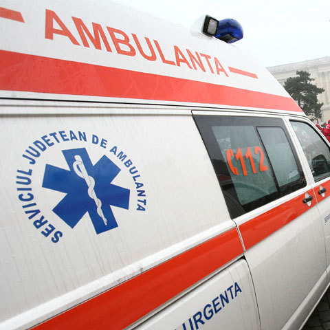 Ambulanţele, cu sirenele pornite de Crăciun. Medicii au acordat îngrijiri medicale la aproape 1.500 de bolnavi. Ce dureri au acuzat timişenii
