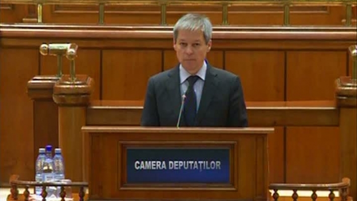 Premierul Dacian Cioloş a prezentat in Parlament proiectul de buget pe 2016: veniturile scad, cheltuielile cresc. Votul final va fi dat miercuri