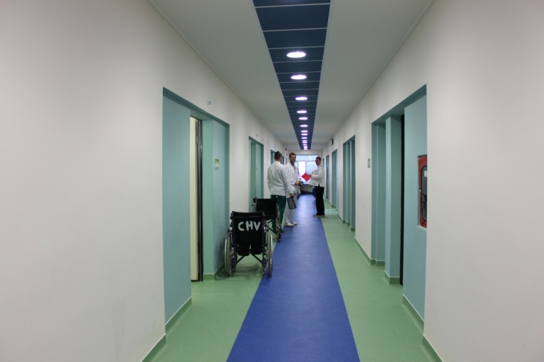 Consiliul Judeţean Timiş investeşte milioane de euro în modernizarea saloanelor Spitalului Judeţean Timişoara, în 2016