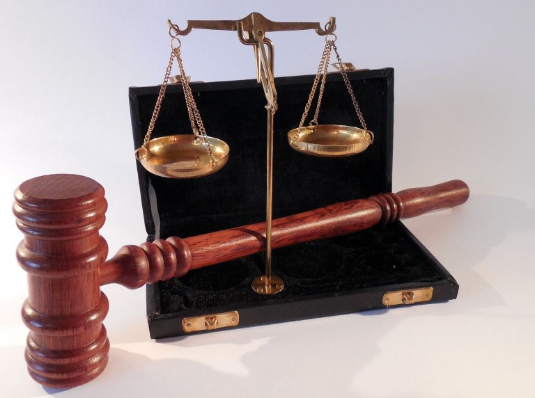 O adevărată lovitură pentru procurori şi judecători: vor răspunde material! Modificare cu impact major a legilor justiţiei-VIDEO