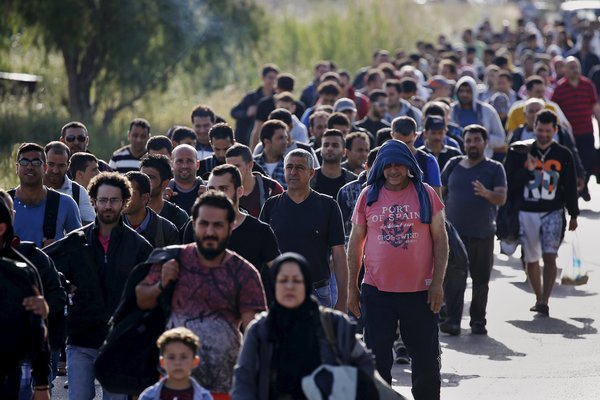 Numărul migranţilor veniţi în Europa în 2015 a depăşit un milion