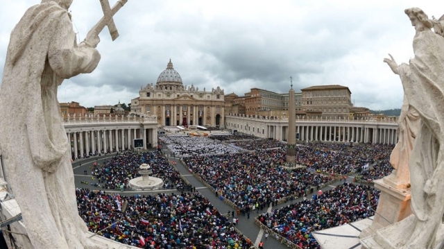 Eveniment unic în istoria bisericii: Papa Francisc a lansat Jubileul Milostivirii