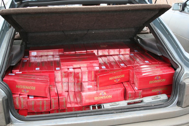 Ţigări de contrabandă confiscate de poliţişti de frontieră