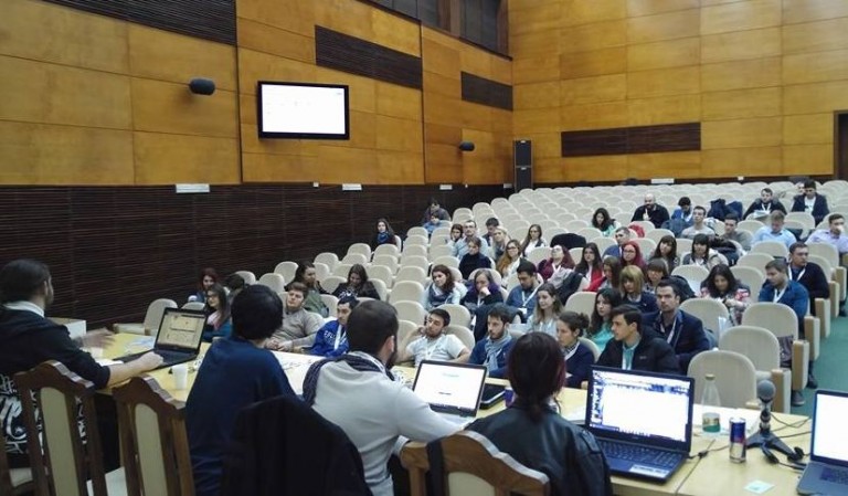 Studenții, la Timişoara: nu copy-paste! ANOSR cere sancţiuni extrem de dure pentru abaterile privind integritatea academică