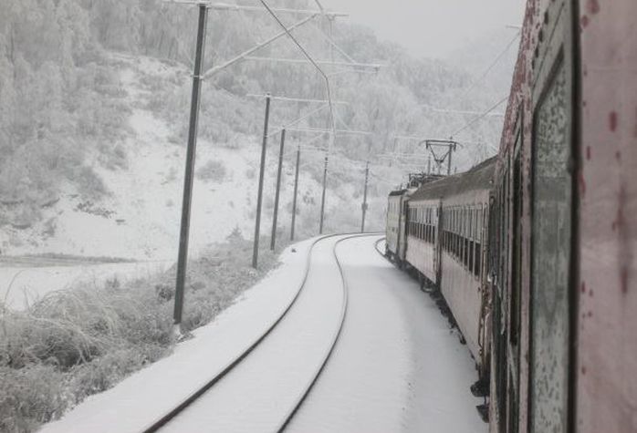 Iarna frânează trenurile Timişoara Nord – Bucureşti Nord. Vagoane cu probleme la sistemul de încălzire