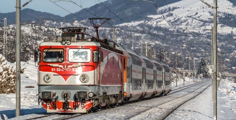 CFR: Mai multe trenuri anulate din cauza vremii; întârzieri de 90 de minute în București