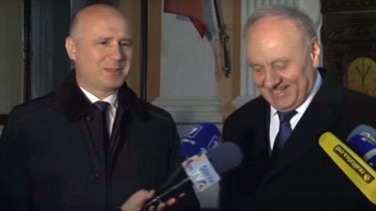Gafă la anunţarea premierului desemnat al Republicii Moldova – VIDEO