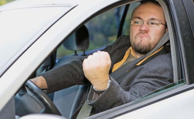 Șoferii agresivi pedepsiți prin lege