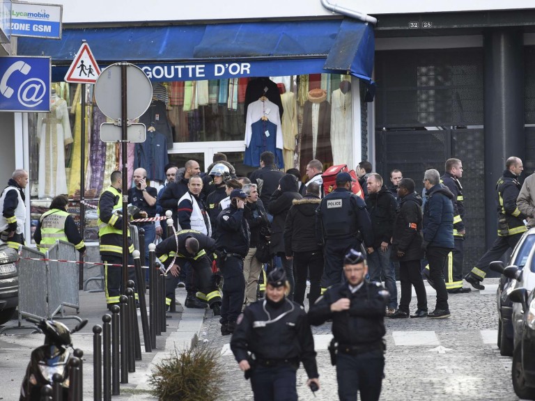 La un an de la tragedia petrecută la Charlie Hebdo, o nouă tentativă de atac la Paris-VIDEO