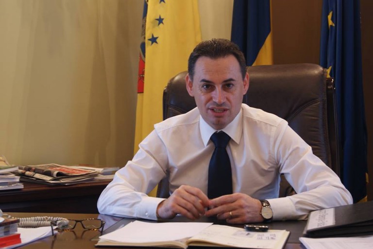 Primarul Gheorghe Falcă vrea să preia la Arad 15% din refugiaţii care vor veni în România