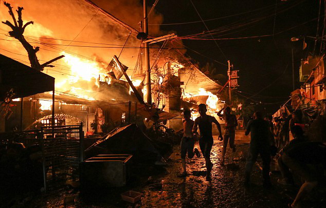 Celebrarea Anului Nou s-a transformat într-un adevărat carnagiu în Filipine: Peste 1.000 de case incendiate şi sute de răniţi