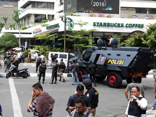 Atentate teroriste în Indonezia: Şapte persoane au fost ucise într-o serie de explozii în Jakarta