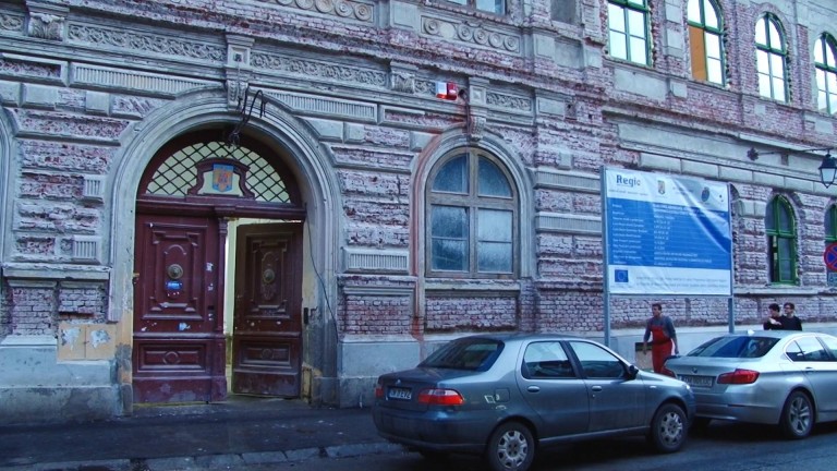 Într-o ţară care nu a făcut nici o nominalizare la Premiile Nobel, Liceul Lenau din Timişoara este singurul din Europa de Est care a dat doi laureaţi