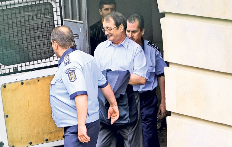 Mircea Băsescu a fost condamnat la patru ani de închisoare cu executare, pentru trafic de influenţă. Replica lui Traian Băsescu