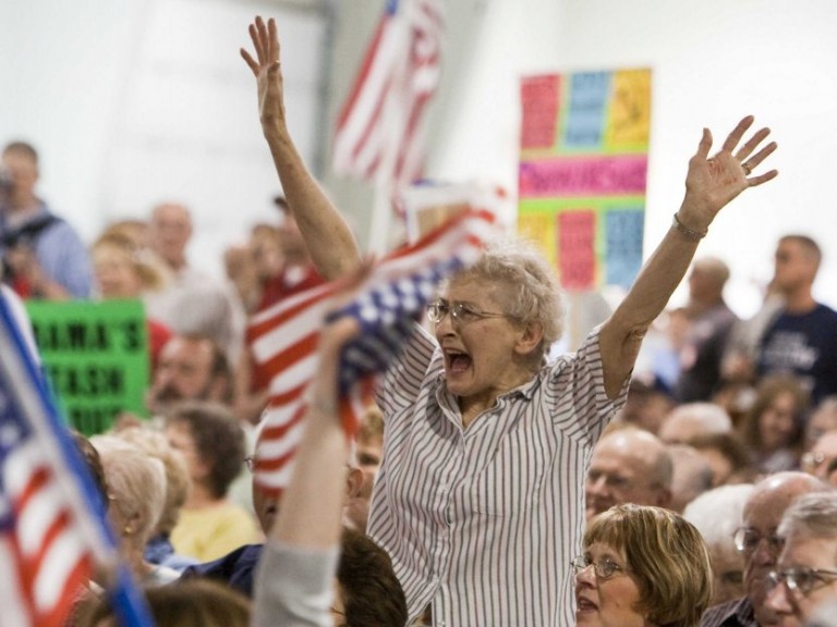 Populismul, terorismul şi crizele politice din Germania şi Franţa, principalele provocări în 2016