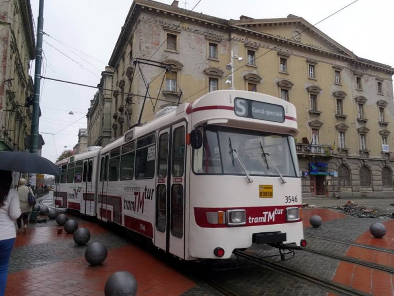 Atenție la hoții de buzunare: un bătrân din Timișoara a fost jefuit de 10 ori în tramvai