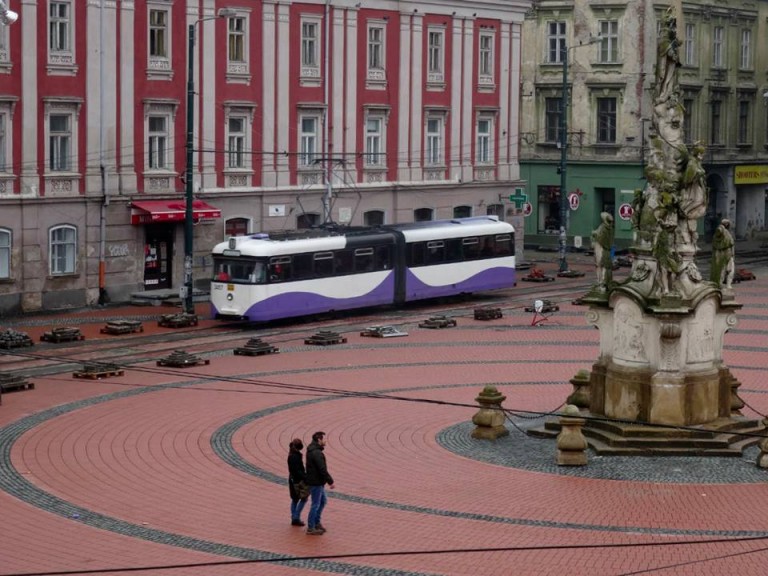 Concertul lui Julio Iglesias oprește circulația tramvaielor prin Piața Libertății