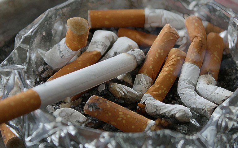 Termen-limită pentru interzicerea țigărilor cu arome. Ce spun producătorii