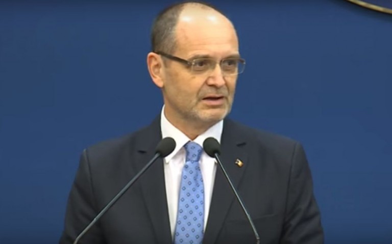 Ăsta da Curaj! Trebuie să aleagă din 18.000 de opinii cum să facă învăţământul gimnazial