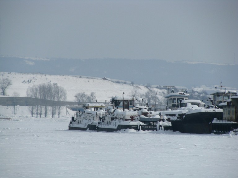Gerul trage la mal navele de pe Dunăre, pe porțiunea din Banat