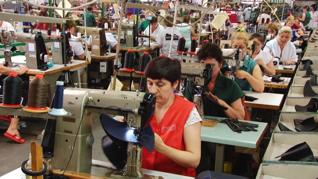 Muncitori industria usoara 3