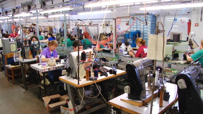 Muncitori industria usoara 5