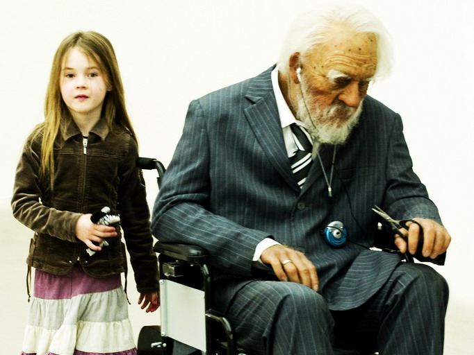 Grădinițe construite lângă cămine de bătrâni, la Timișoara. Cine propune asta și care ar fi beneficiile