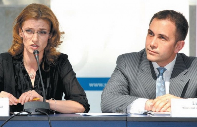 Soțul Alinei Gorghiu, Lucian Isar, audiat la DNA-VIDEO