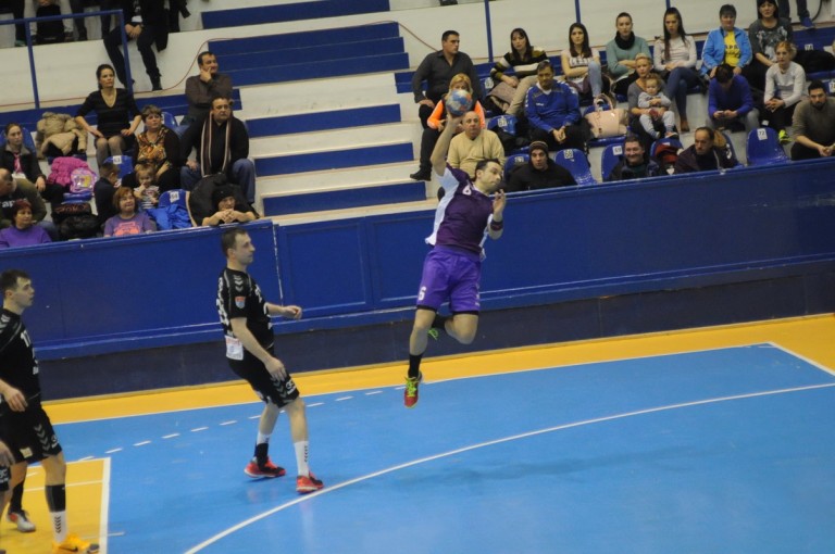 Victorie fără glorie contra campioanei