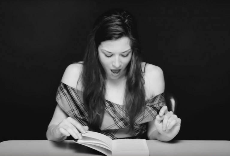 Cea mai neortodoxă metodă de promovare a lecturii… şi poate cea mai eficientă! VIDEO