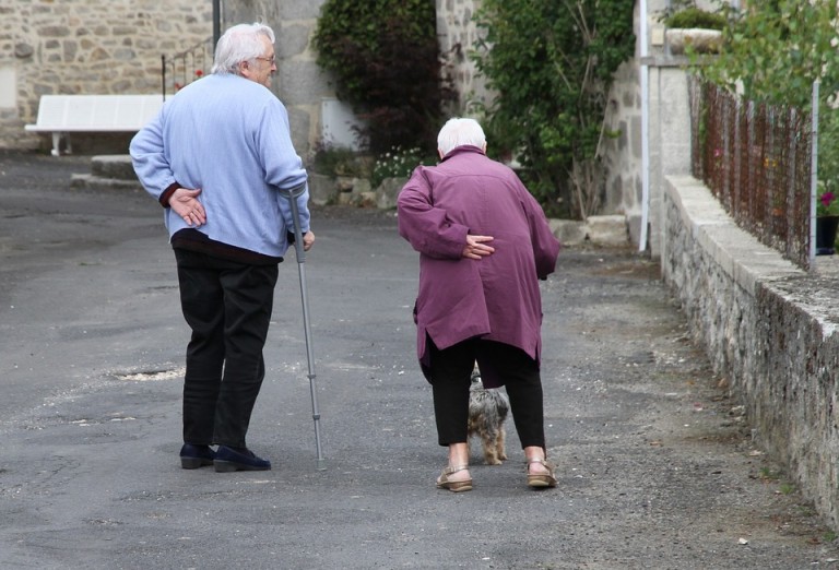 AU MAI GĂSIT BANI? Mii de pensionari din Banat așteaptă o indexare a pensiilor de la începutul anului viitor