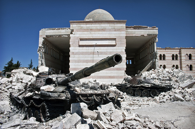 Siria: negocieri de pace, încetarea conflictului armat dar… bombardamentele continuă!