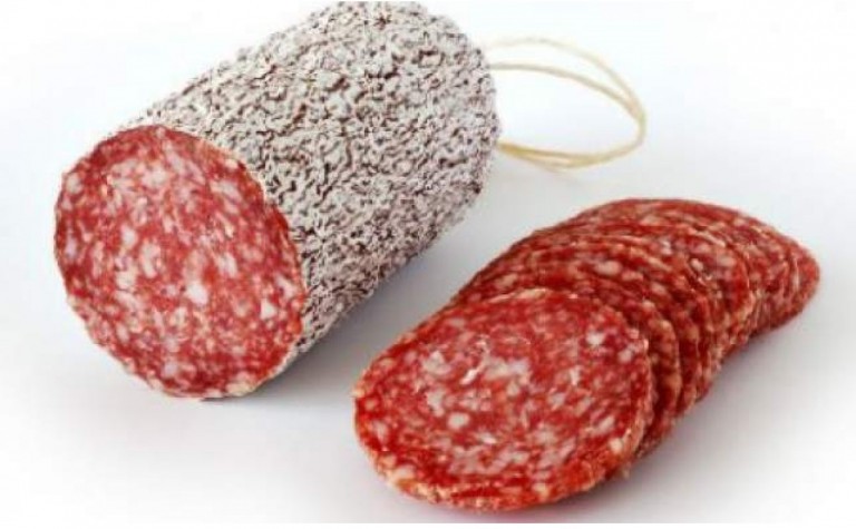 Tatăl i-a rupt mâna pentru că a mâncat două felii de salam din frigider. Drama unui copil din sud-vestul țării