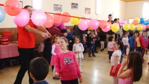 Copii la joaca in Giroc 3