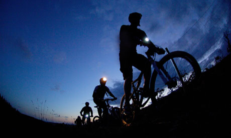 Bicicliştii din Timişoara îşi dau o întâlnire în noapte, pentru o pedalare pe întuneric