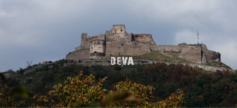 Cetatea Deva s-a redeschis, de azi, pentru turişti