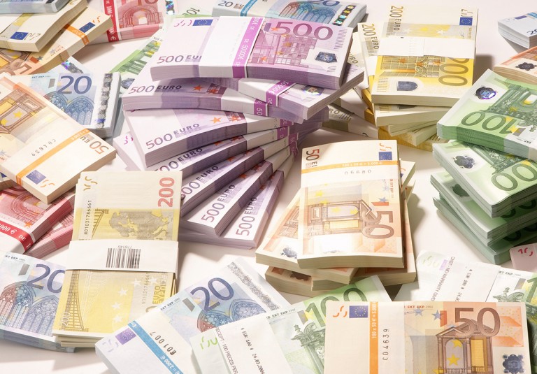 Peste 27 milioane de euro, bani nerambursabili, pot obține microîntrepirnderile din regiunea de vest