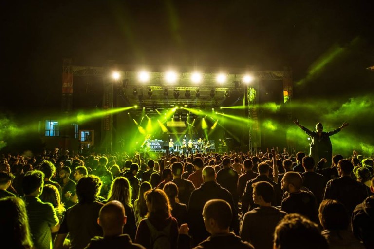 În două zile începe distracția la rEVOLUTION Festival!