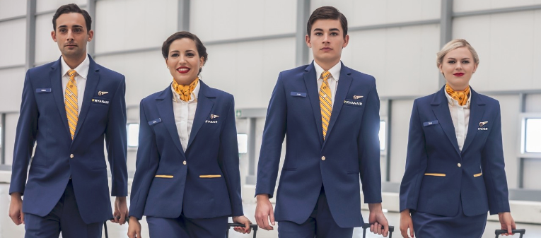 Vrei să fi stewardesă? Ryanair face recrutări la Cluj şi Timişoara
