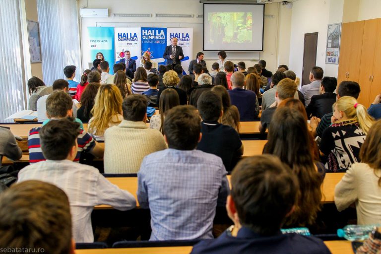 Două medalii de argint și patru de bronz, câștigate de elevii timișeni la Informatică