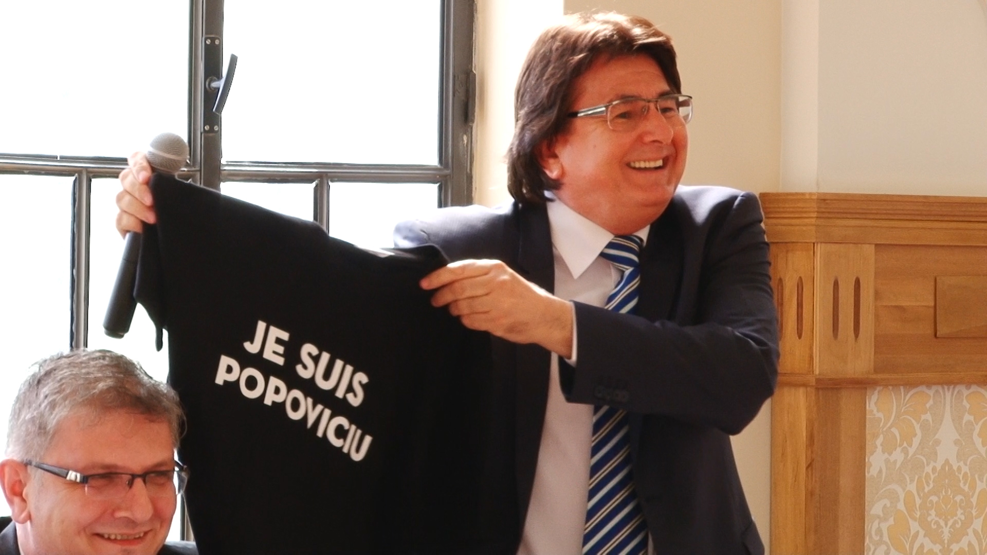 Primarul Robu şi consilierul Simonis, dispută pe… anchetatul Popoviciu.Still013