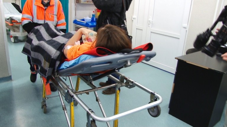 Mascații au descins într-un spital din țară! Peste cine au dat acolo