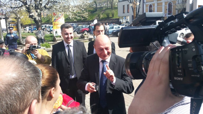 Traian Băsescu a luat la mișto motoarele navale de la Reșița