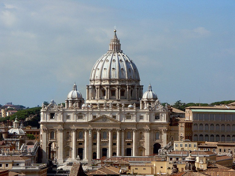 Cea mai mare biserică din lume s-a construit în 120 de ani, cât au domnit 20 de papi FOTO