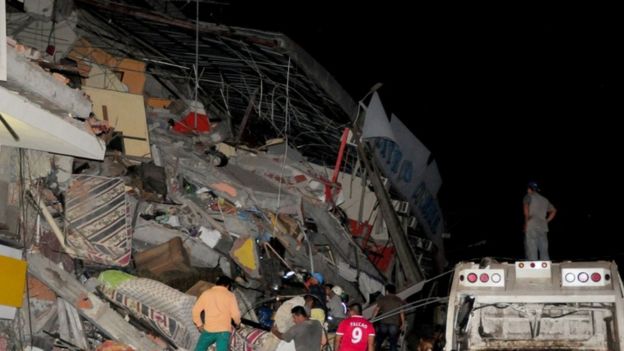 Catastrofă în urma cutremurului de 7,8 grade Richter din Ecuador: 77 de morţi şi aproape 600 de răniţi