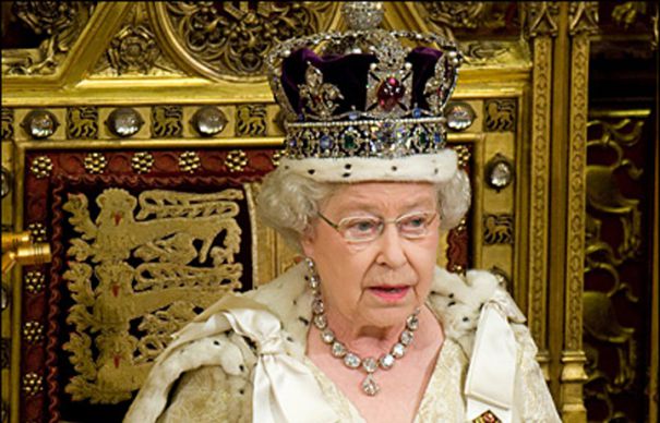 Se pregăteşte destituirea Reginei Elisabeta a II-a a marii Britanii şi legalizarea marijuanei!
