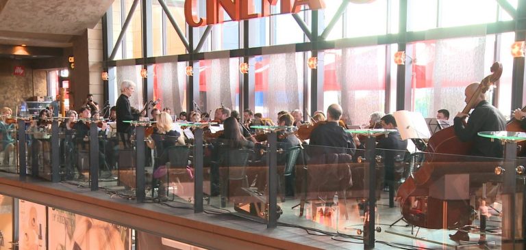 Filarmonica Banatul, în concert extraordinar de primăvară, la… mall