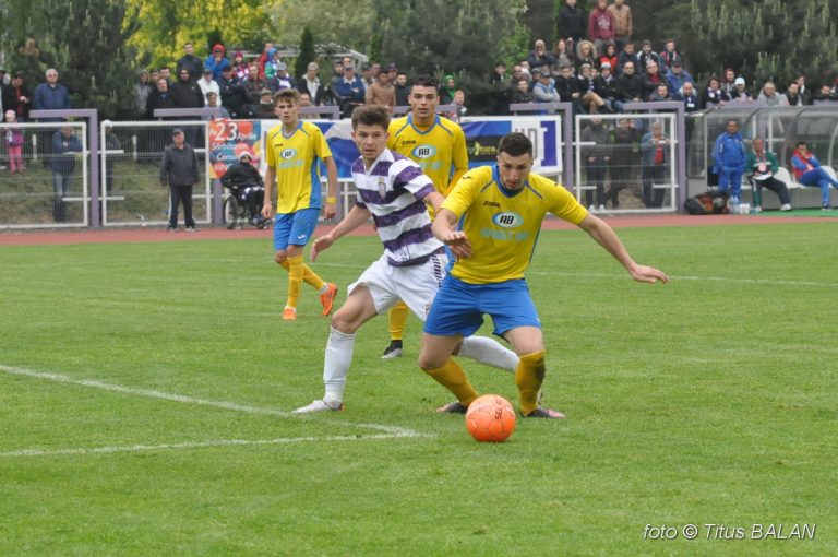 ASU Poli „a luat Lumină” și se apropie de Liga a doua!