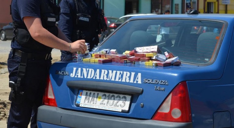 Jandarmii timişoreni au dat iama printre contrabandiştii de ţigări din Arad